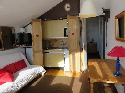 Le Hameau C *